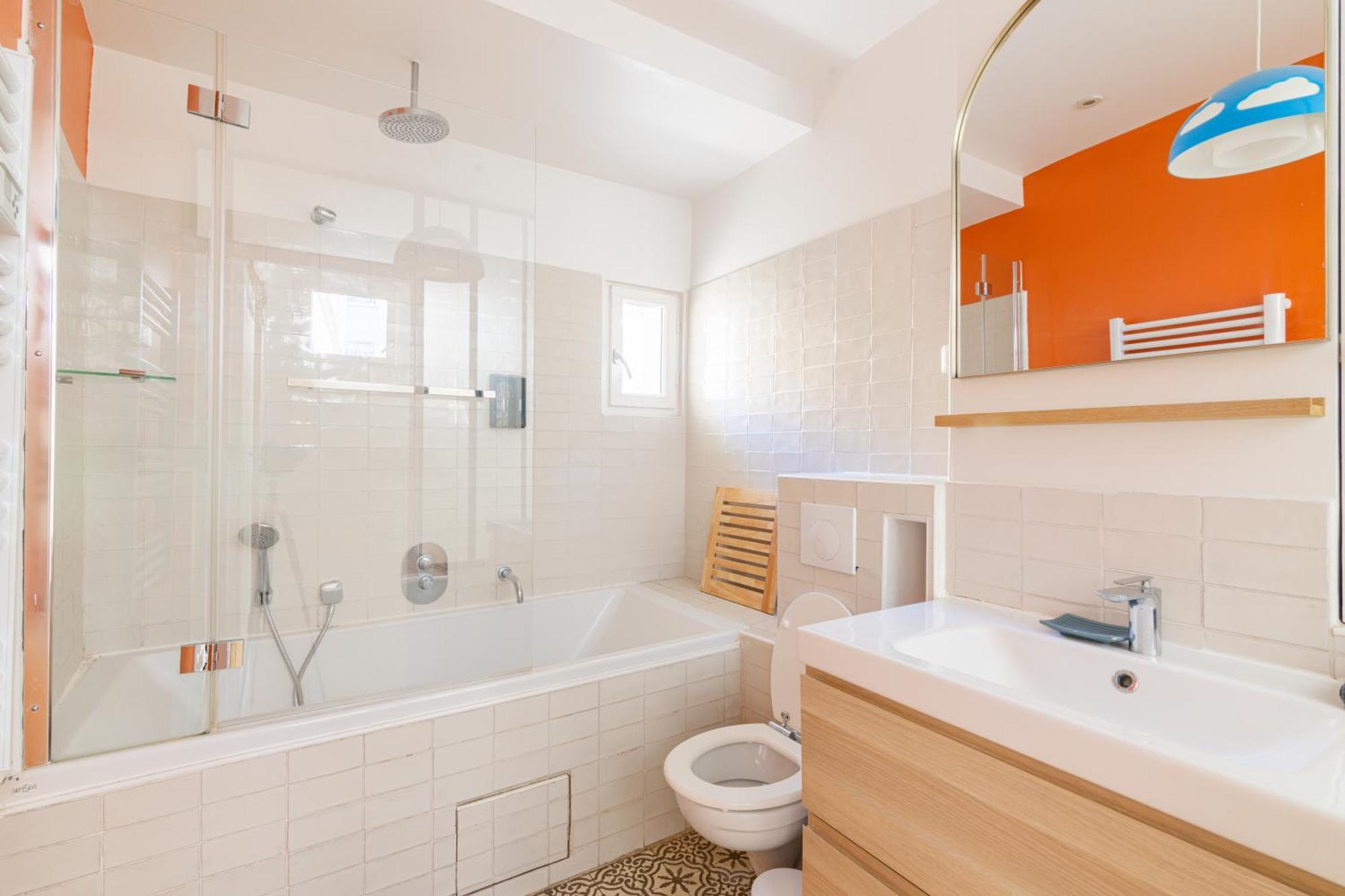 Luxurious 2 Bedroom Canal Saint Martin Saint Lazare Paris Exterior photo